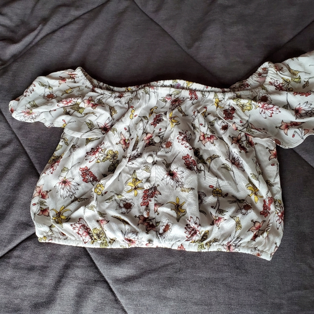 Crop Top - Closing Account Make Offer